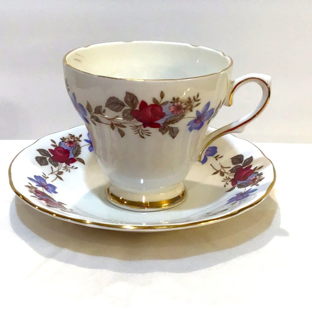 Royal Sutherland floral teacup & saucer bone China